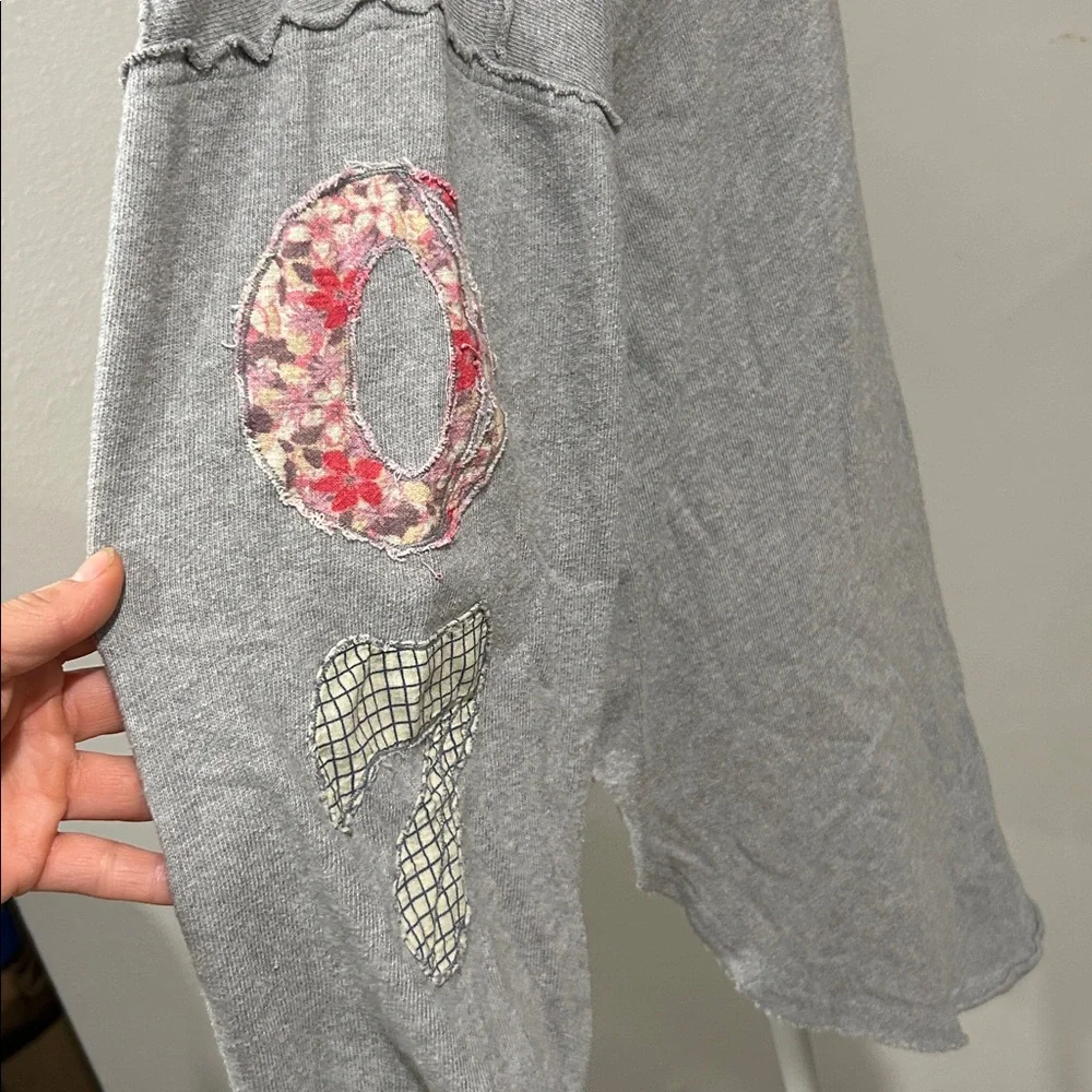 We The Free Gray and Maroon Sweatshirt Free People Tee Tunic Top Size Medium - Picture 7 of 15